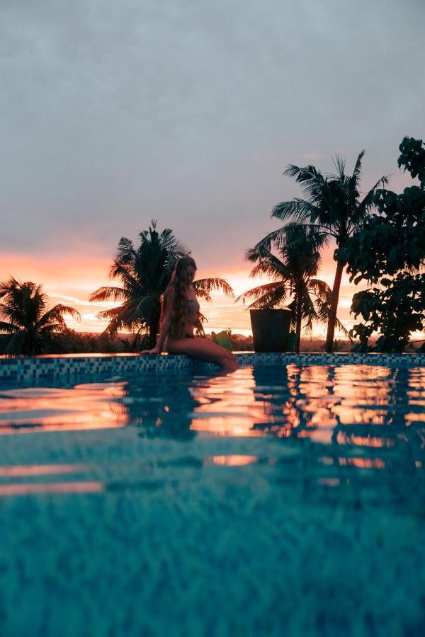 Lexias Hostel And Workspace - Siargao Catangnan Exteriör bild