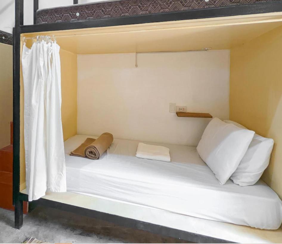 Lexias Hostel And Workspace - Siargao Catangnan Exteriör bild